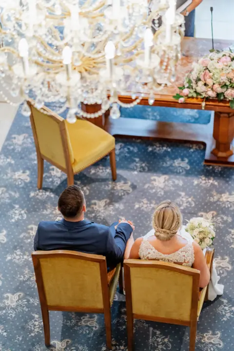 Alina und Lukas von der Galerie im Schloss Lamberg aus fotografiert - Martin Schinnerl Fotografie