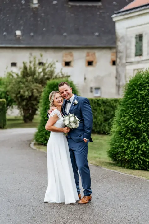 Petra und Gerhard vor dem Schloss Wallsee- Martin Schinnerl Fotografie